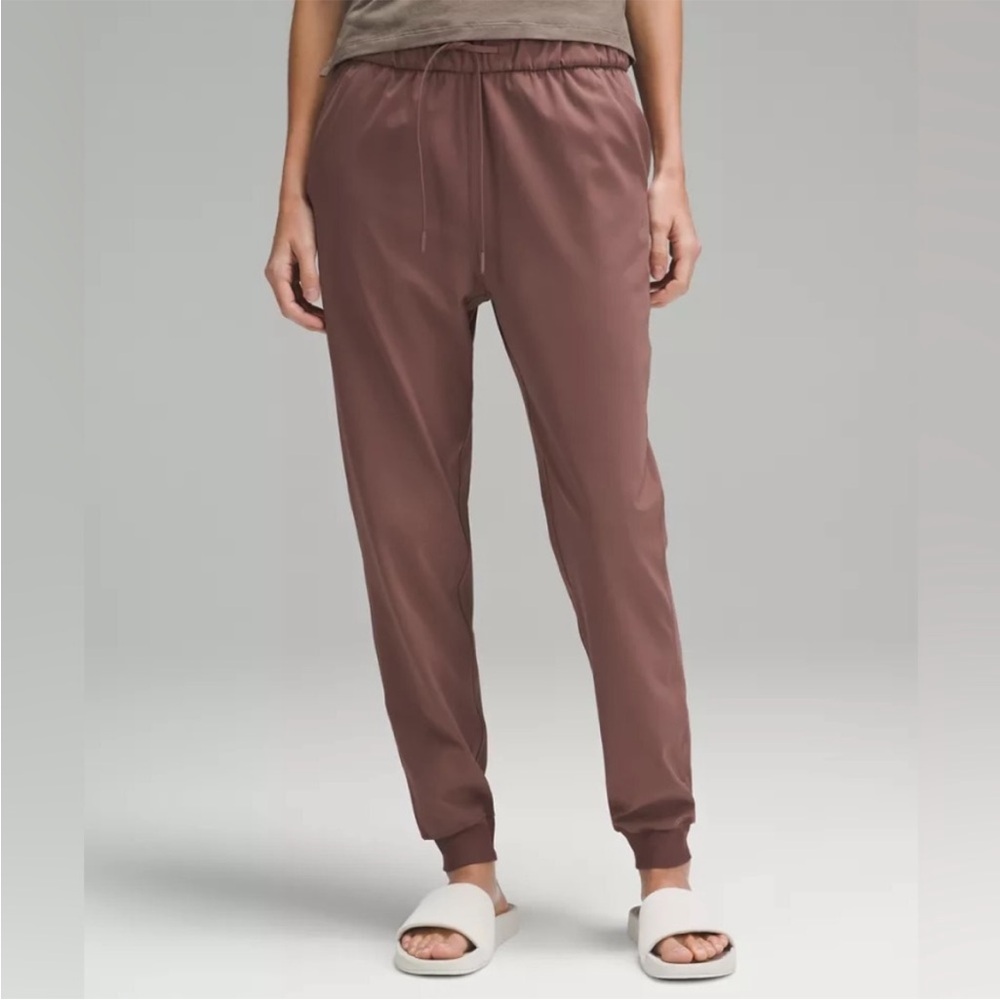 NWT Lululemon high rise stretch jogger
